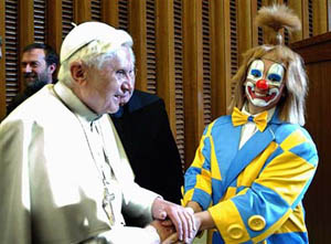 Benedict-Ratzinger & Clown