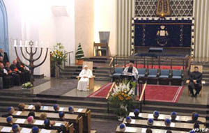 Benedict-Ratzinger in Cologne Synagogue
