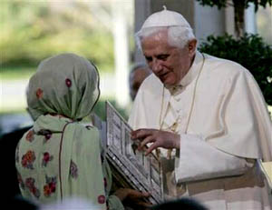 Benedict-Ratzinger Receives Koran