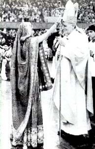 JPII & Hindu Priestess