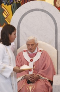 Benedict-Ratzinger and Altar Girl