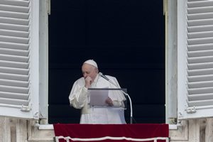 Francis-Bergoglio Coughing Fit