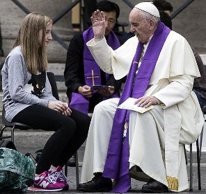 Girl with Francis-Bergoglio