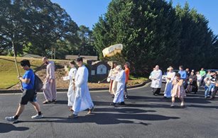 False 'eucharistic' Pilgrimage